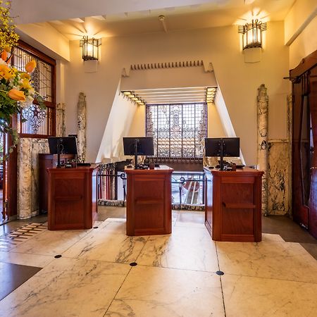 Grand Hotel Amrath Amsterdam Bagian luar foto The hotel's lobby