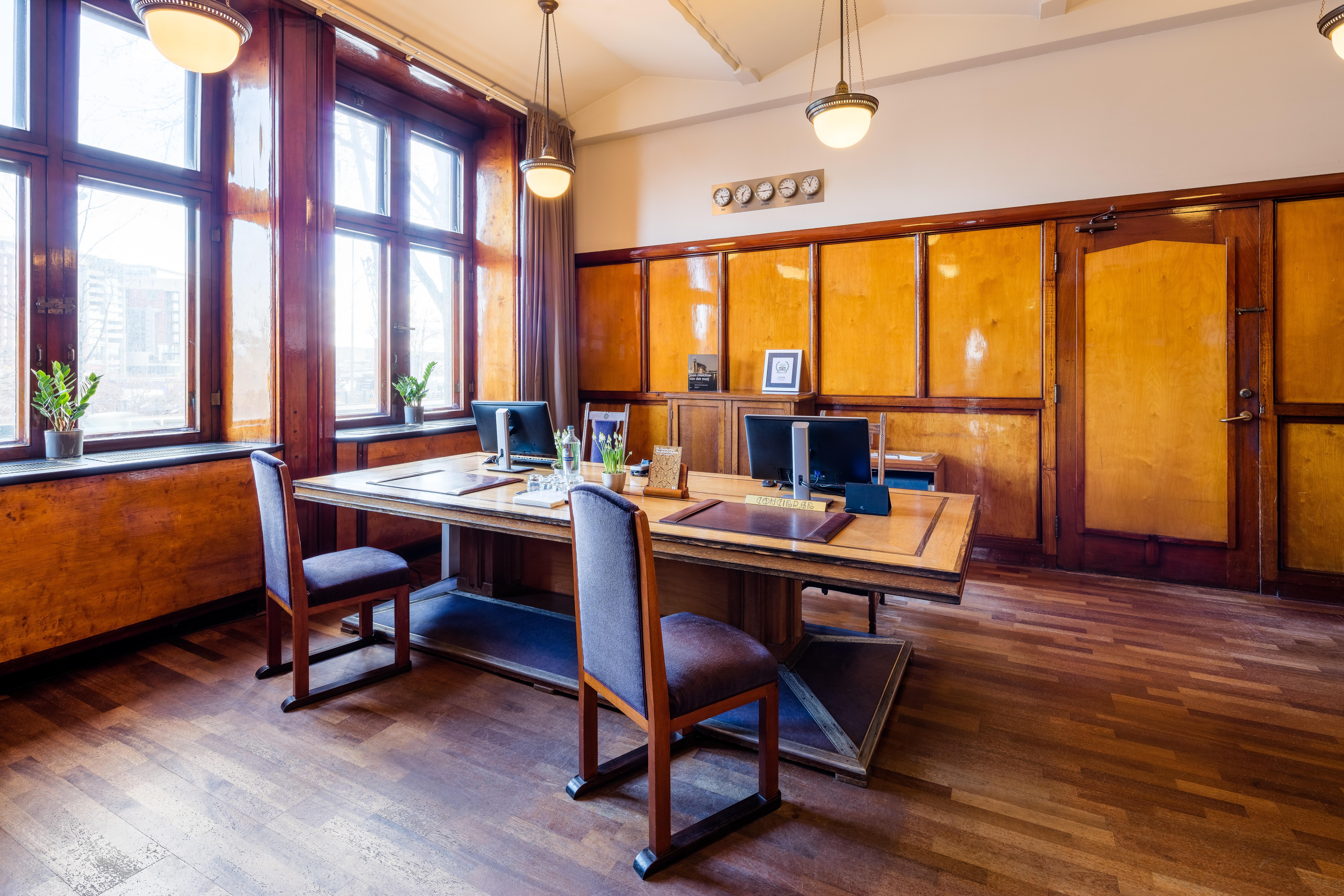 Grand Hotel Amrath Amsterdam Bagian luar foto The office of the Mayor of the City of Amsterdam