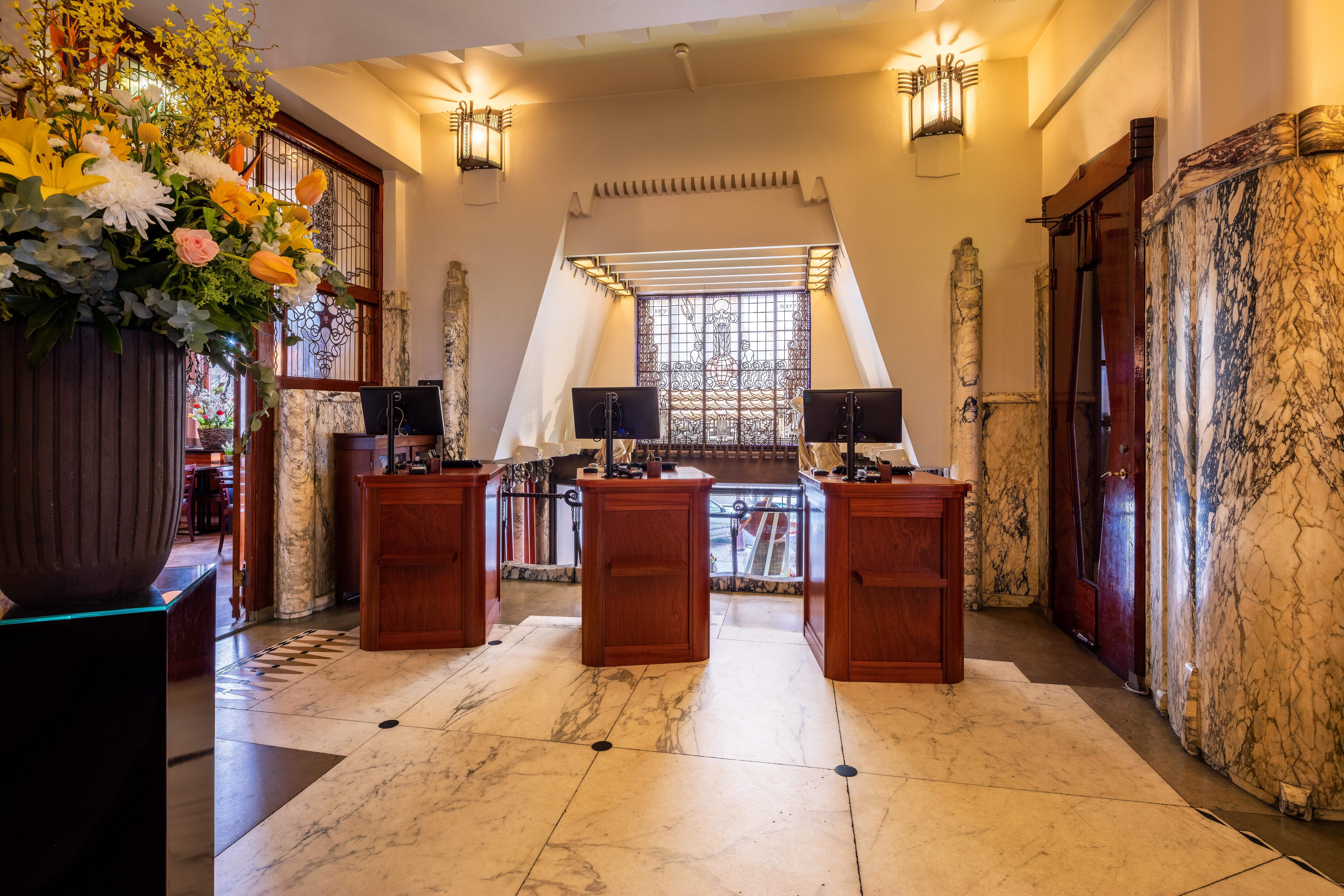Grand Hotel Amrath Amsterdam Bagian luar foto The hotel's lobby