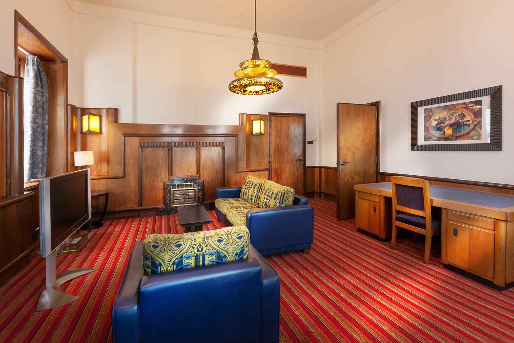 Grand Hotel Amrath Amsterdam Bagian luar foto A suite at the hotel