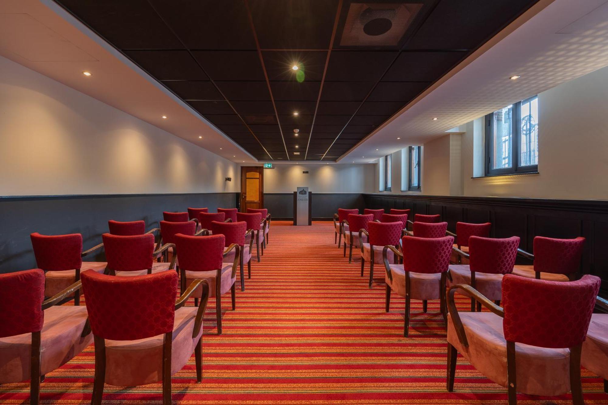 Grand Hotel Amrath Amsterdam Bagian luar foto The interior of the cinema