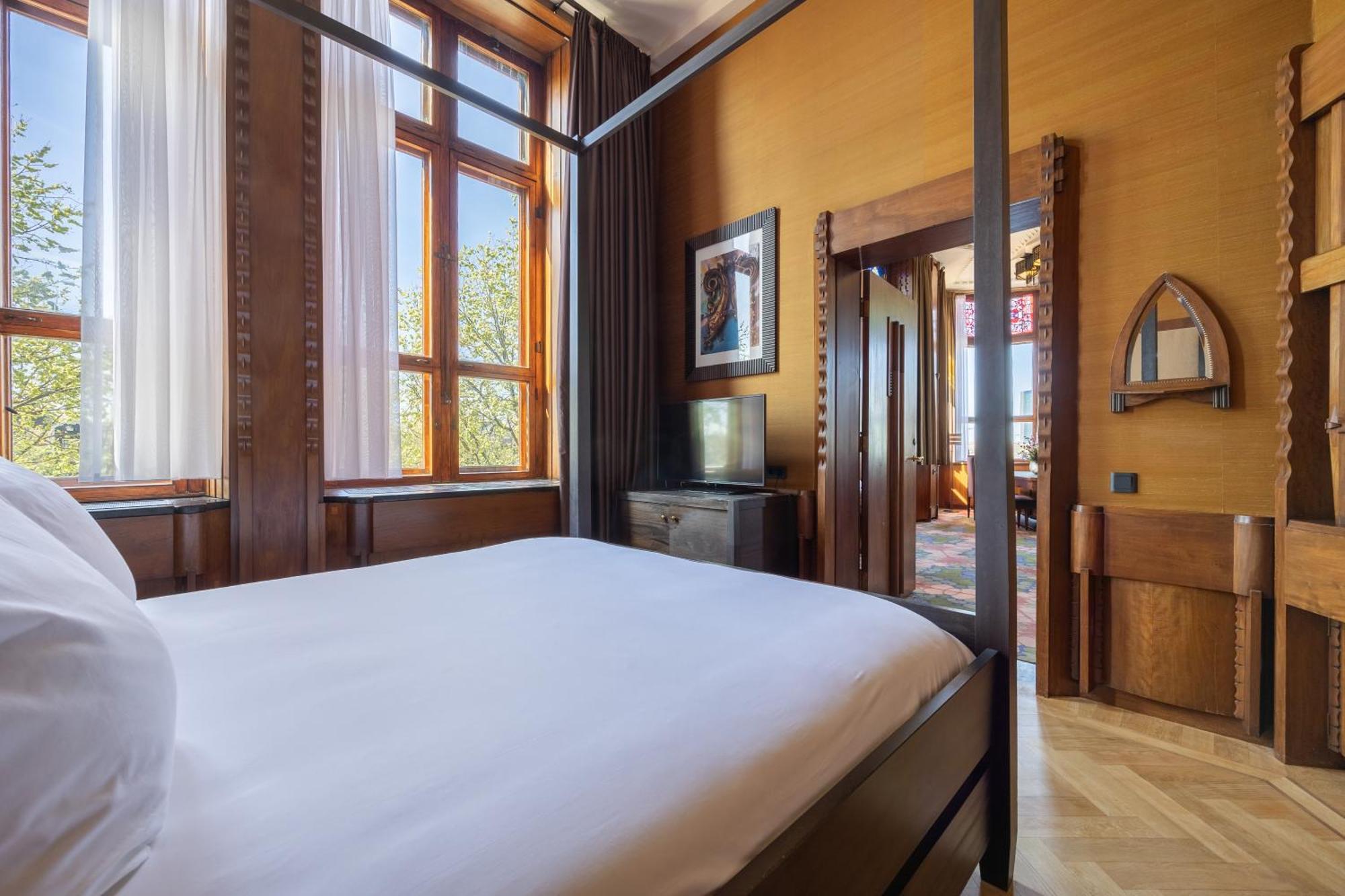 Grand Hotel Amrath Amsterdam Bagian luar foto The bedroom